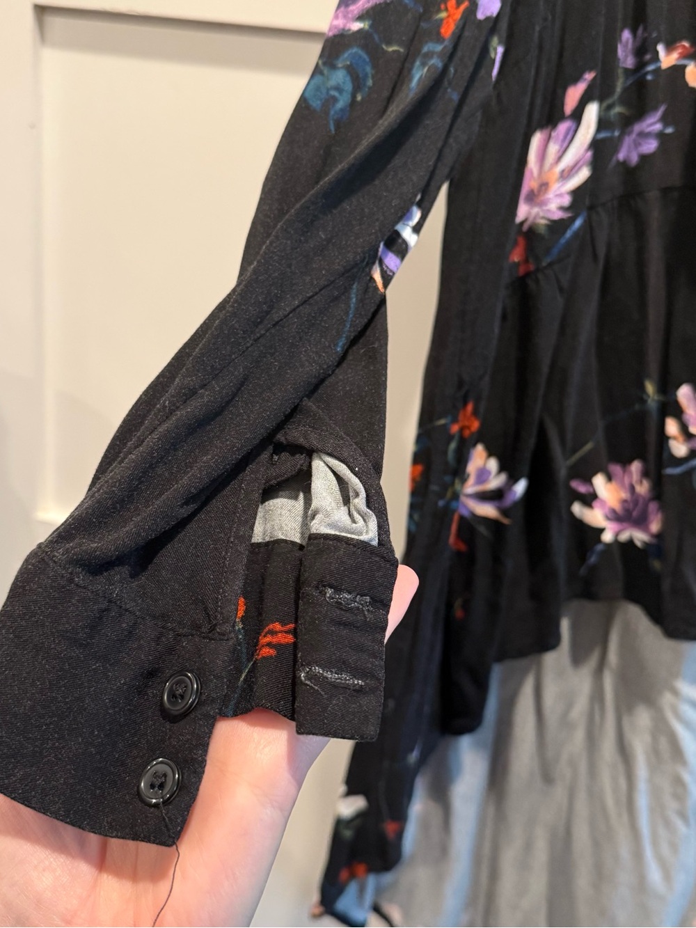 Ava & Viv Black Floral Women’s Flowy Blouse - Picture 4 of 10